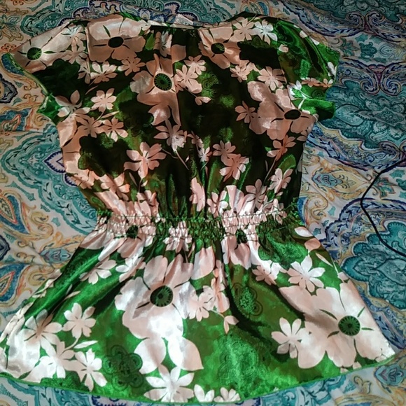 Beautiful green floral top - Picture 4 of 5